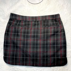 *SOLD*90’s grunge black and red plaid GAP mini skirt